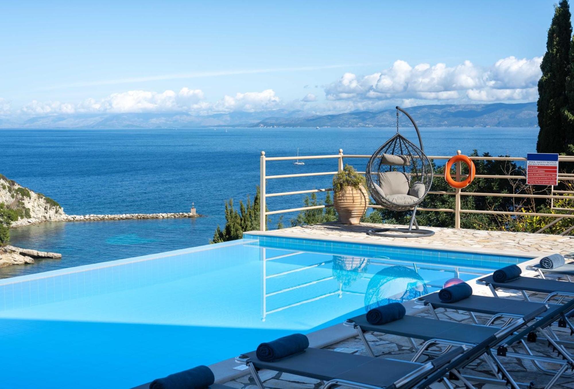 Pangolas Apartments Paxos Longós Extérieur photo