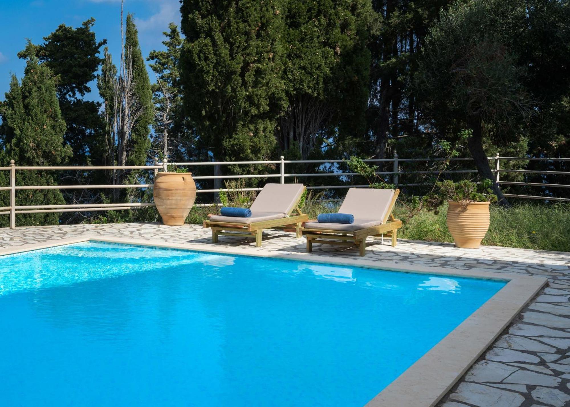 Pangolas Apartments Paxos Longós Extérieur photo
